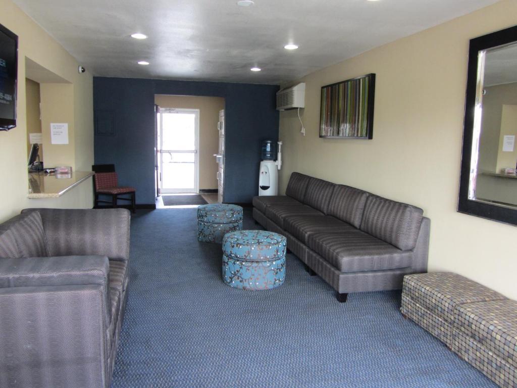 Howard Johnson By Wyndham Odessa Tx Exterior photo
