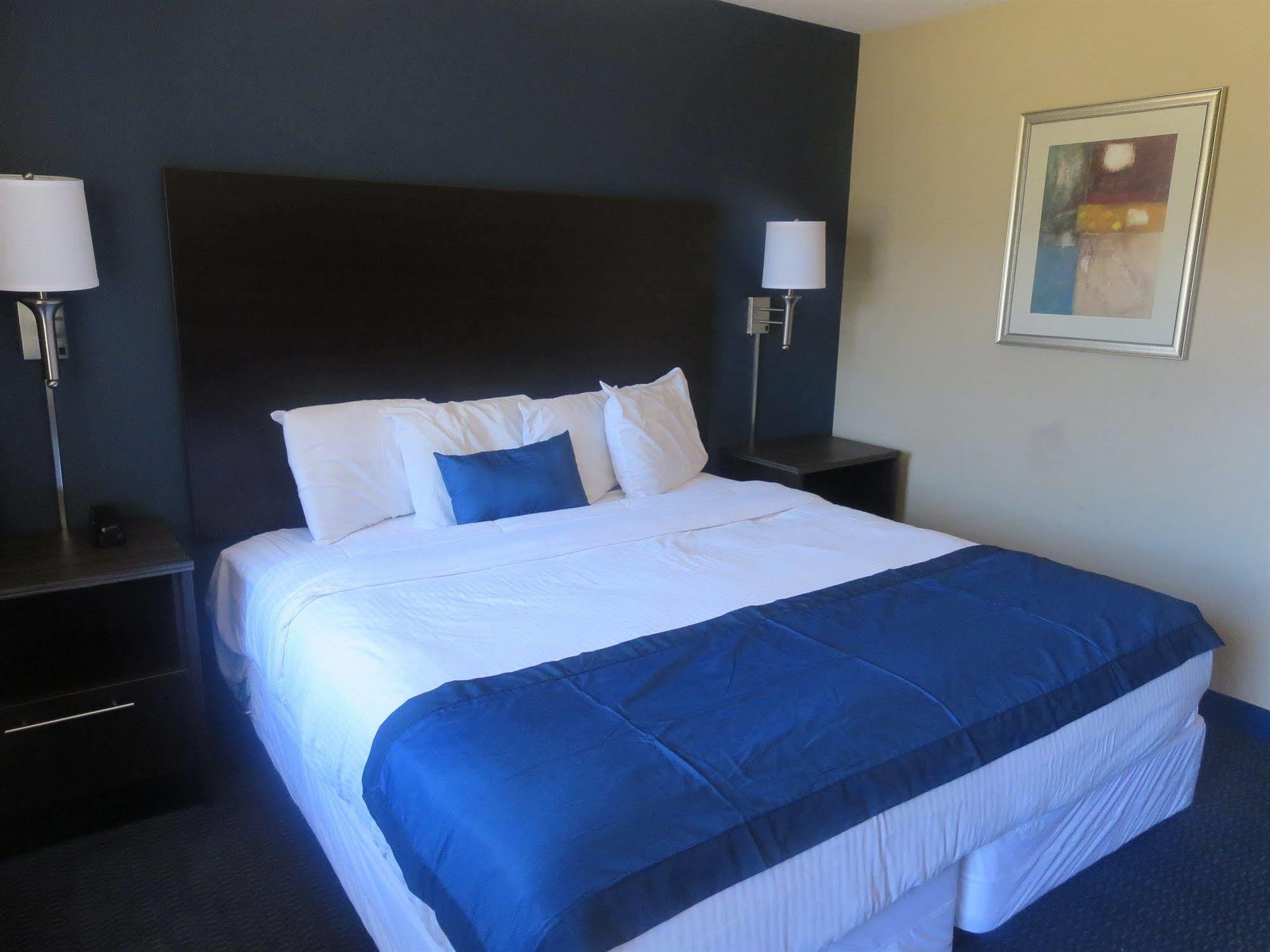 Howard Johnson By Wyndham Odessa Tx Exterior photo
